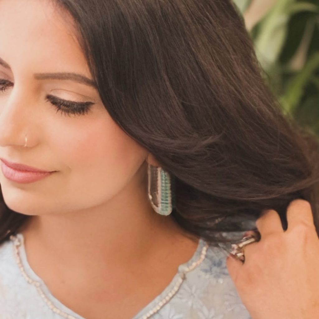 Unbothered.. Unmatched .. 🩵Outfit @ifrah.ca Jewellery @americandiamonds.ca Stylist @the_diva_ma