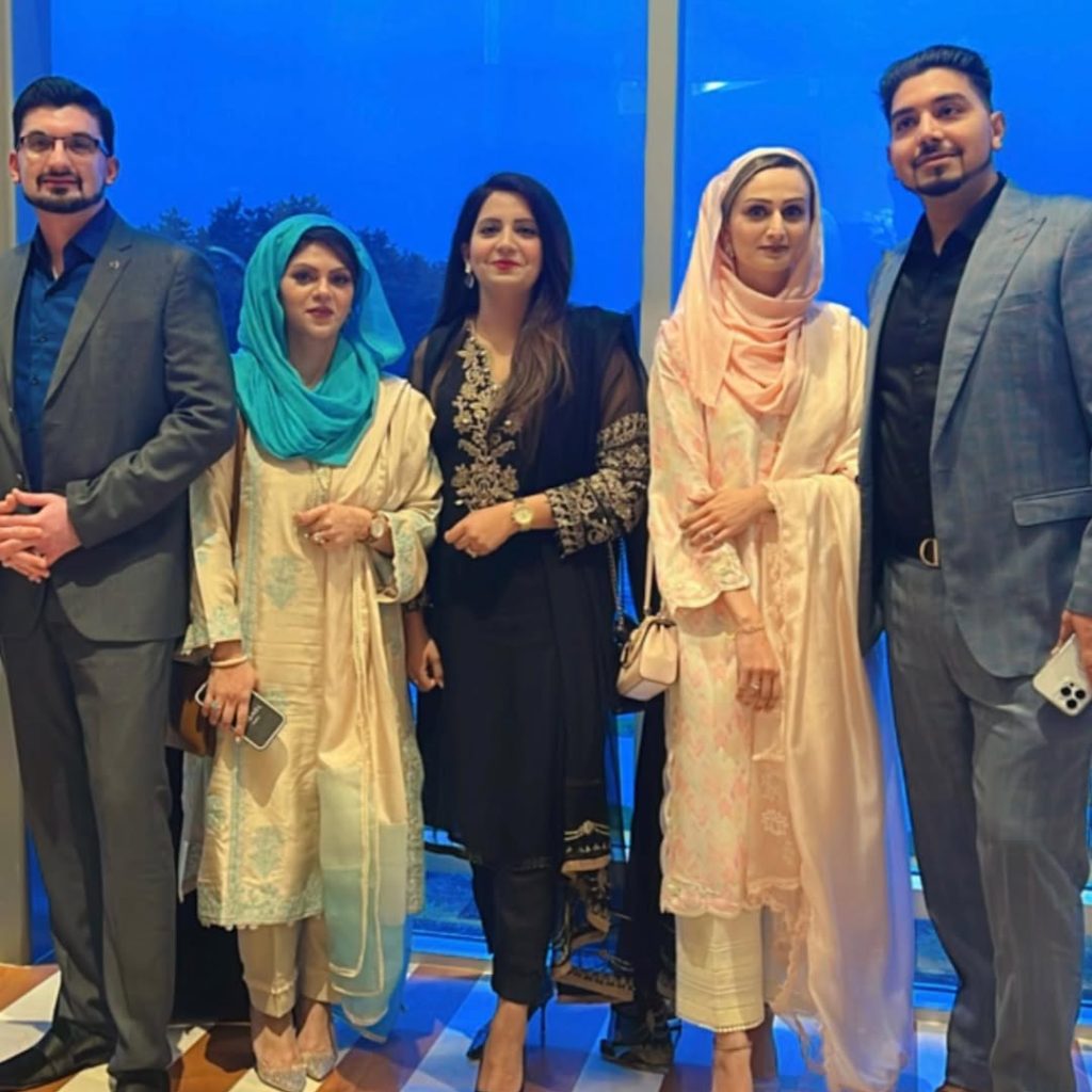 𝑀𝑒𝑒𝓉 & 𝒢𝓇𝑒𝑒𝓉With @ali_zafar; @arbazkhanworld; @shaegilll 💕... (4)